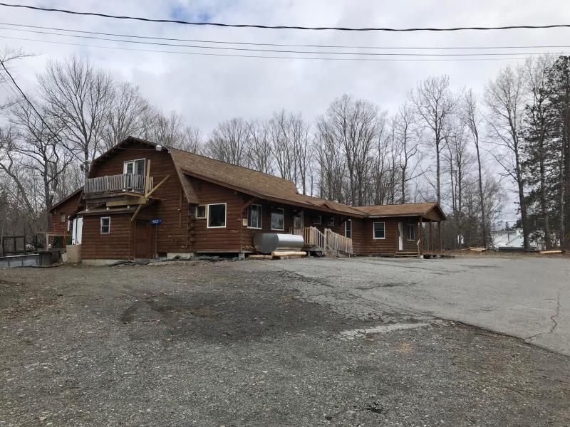 94 Main Rd, Abbot, ME 04406